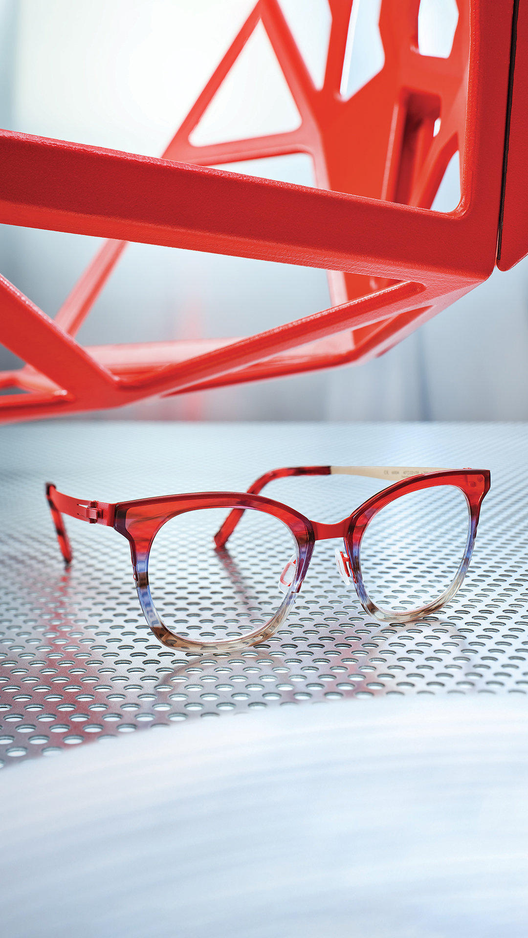 Elegant and sophisticated eyewear from the Duo collection, featuring premium Italian craftsmanship.