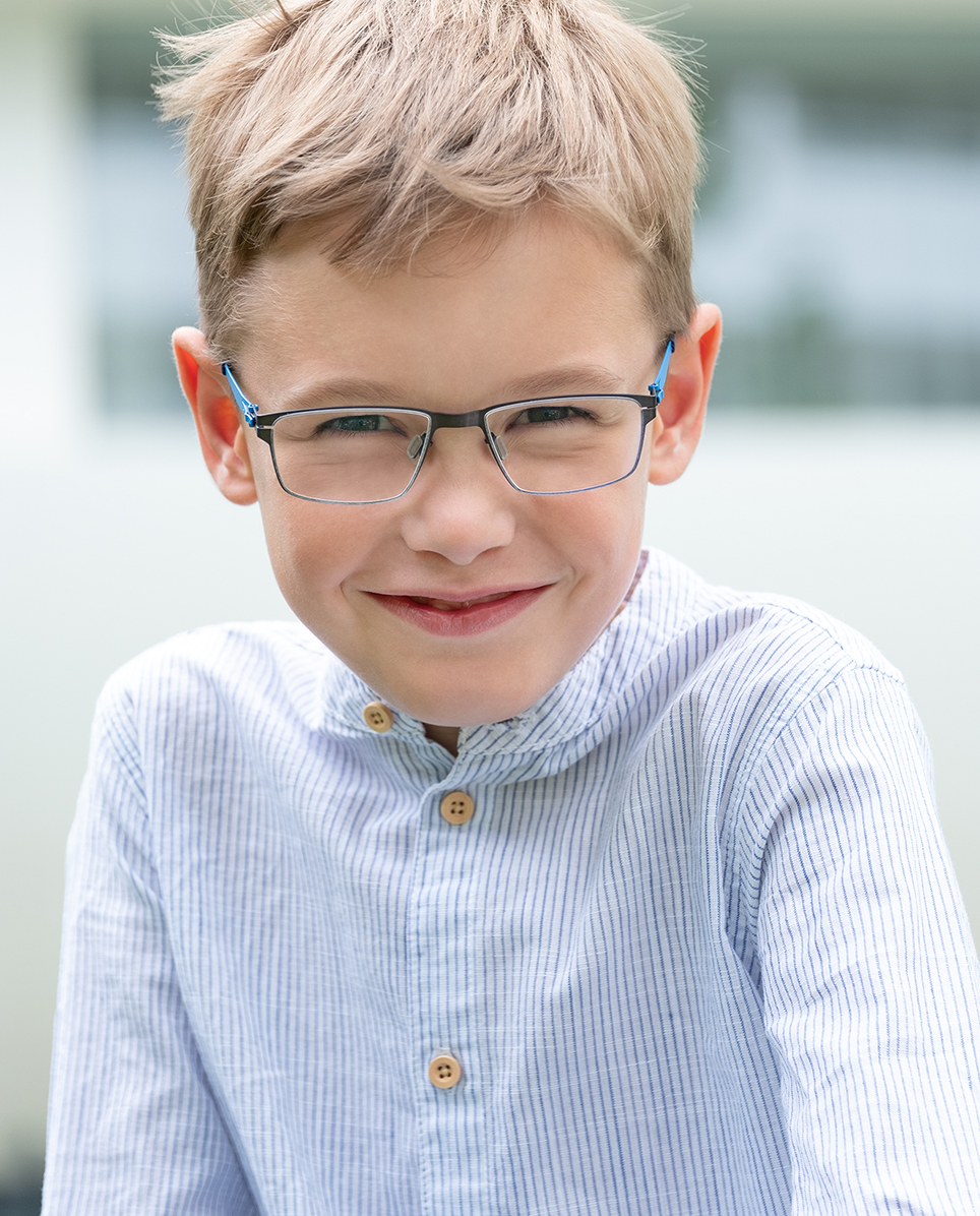 OVVO Optics Junior frames available in three different sizes for a perfect anatomical fit.