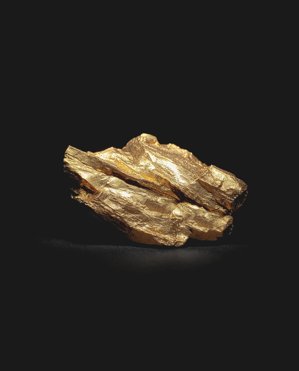 Meticulous 14kt gold plating process creating a flawless and resilient finish on eyewear.